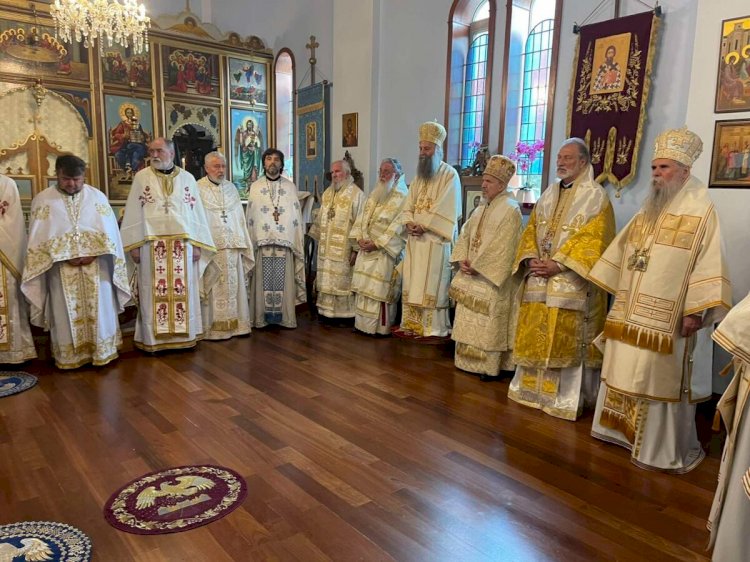Патријарх Порфирије богослужио у цркви Светог Саве у Торонту
