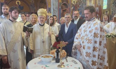 Holy Hierarchical Liturgy at Slava Celebration of Church in Mississauga (photo gallery)