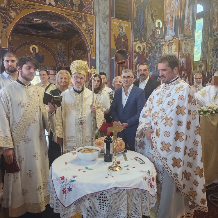 Holy Hierarchical Liturgy at Slava Celebration of Church in Mississauga (photo gallery)