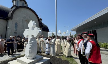 Света Архијерејска Литургија и видовданско саборовање у Отави