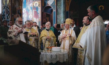 Holy Hierarchical Liturgy in Mississauga (photo gallery)